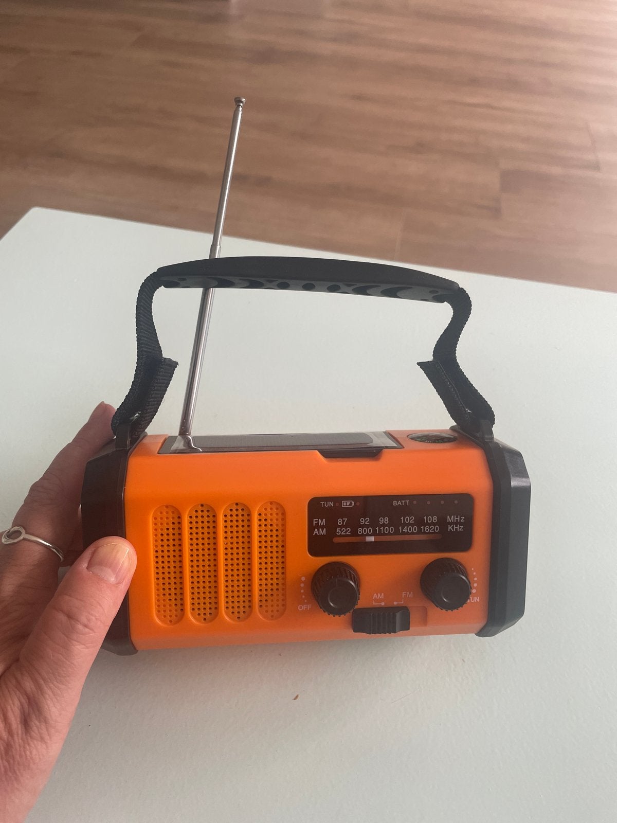 Draagbare AM/FM Radio - Oranje, Ophalen of Verzenden, Zo goed als nieuw, Radio