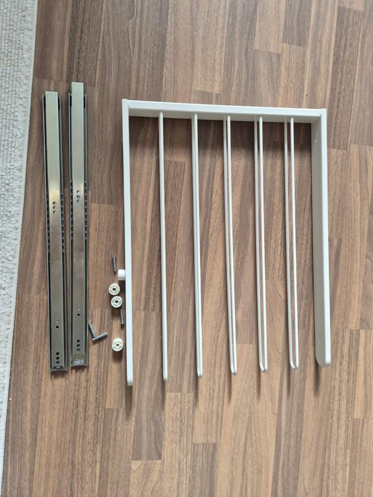 Ikea kompleet uittrekbare broekhanger, Gebruikt, Minder dan 100 cm, Metaal, 50 tot 75 cm
