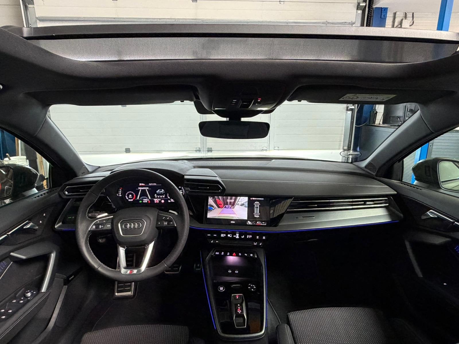Audi A3 Sportback 35 TFSI S Edition 3x S-LINE |PANO| Matrix, 1300 kg, Zwart, 4 cilinders, 150 pk