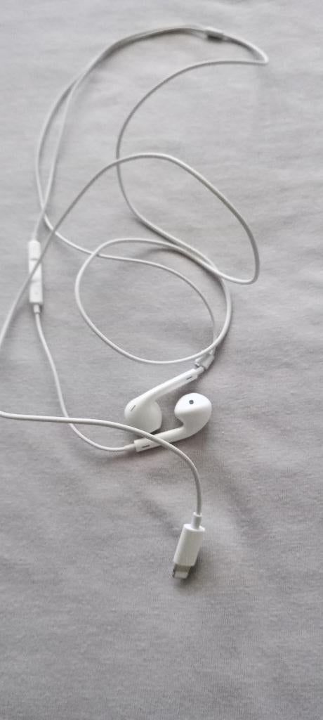 te koop nieuwe oortje voor een i phone mobiel, Telecommunicatie, Mobiele telefoons | Oordopjes, Ophalen of Verzenden, Nieuw, In gehoorgang (in-ear)