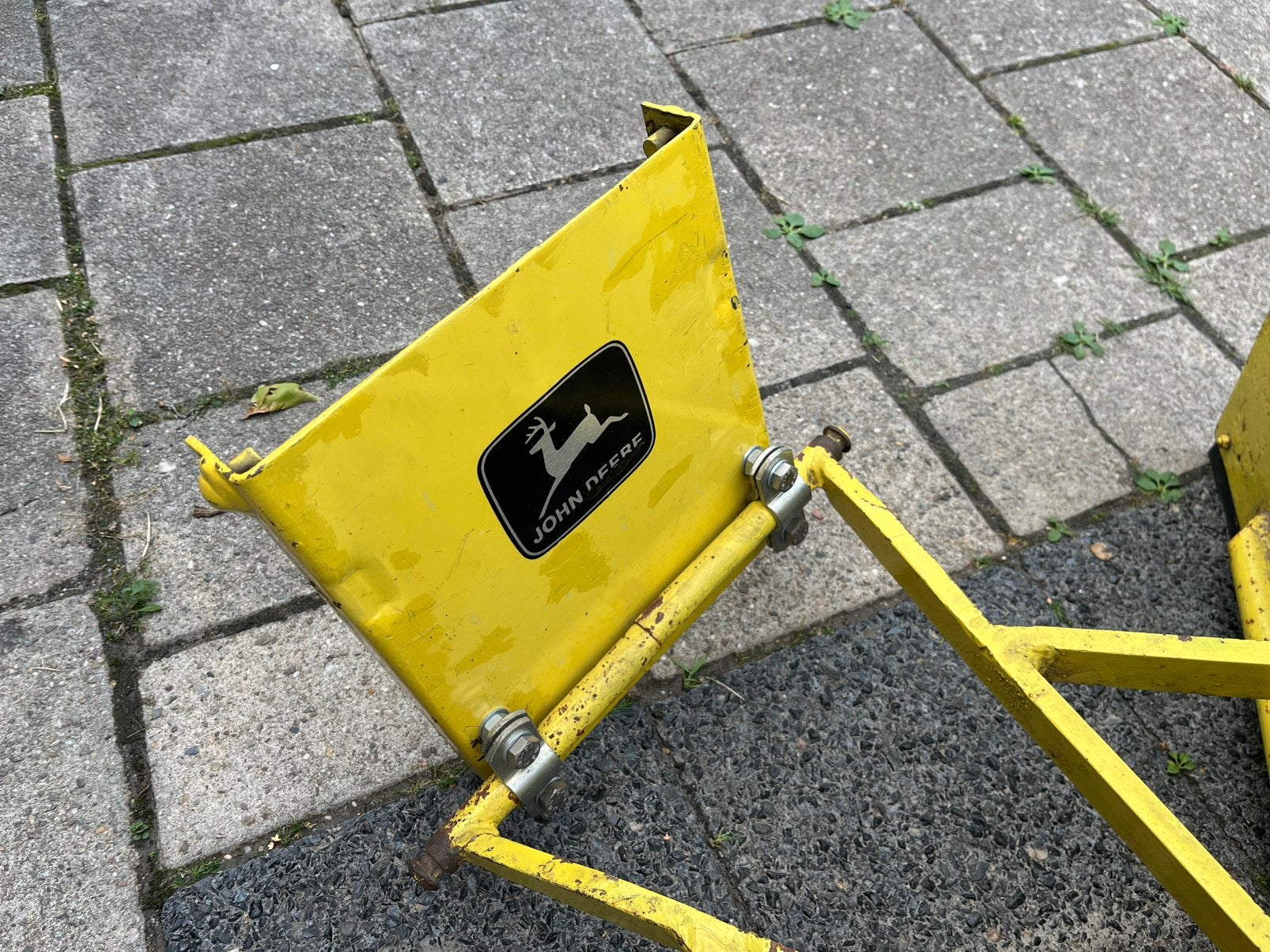 John Deere 110 Roundfender draftplate AM30103 zitmaaier, Ophalen of Verzenden, Zo goed als nieuw, 50 cm of meer