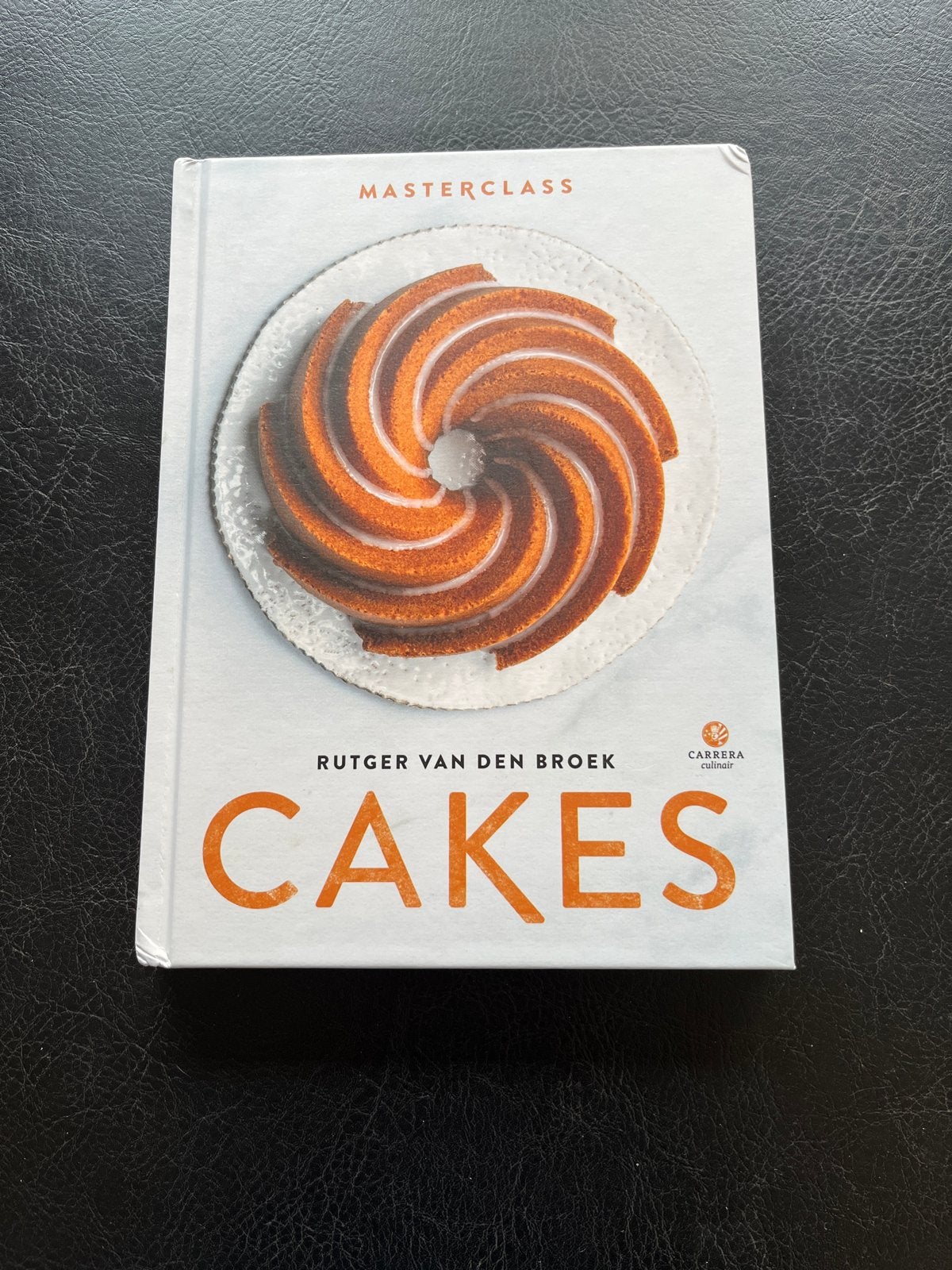Masterclass Cakes - Rutger van den Broek, Boeken, Kookboeken, Ophalen of Verzenden, Zo goed als nieuw, Nederland en België, Taart, Gebak en Desserts