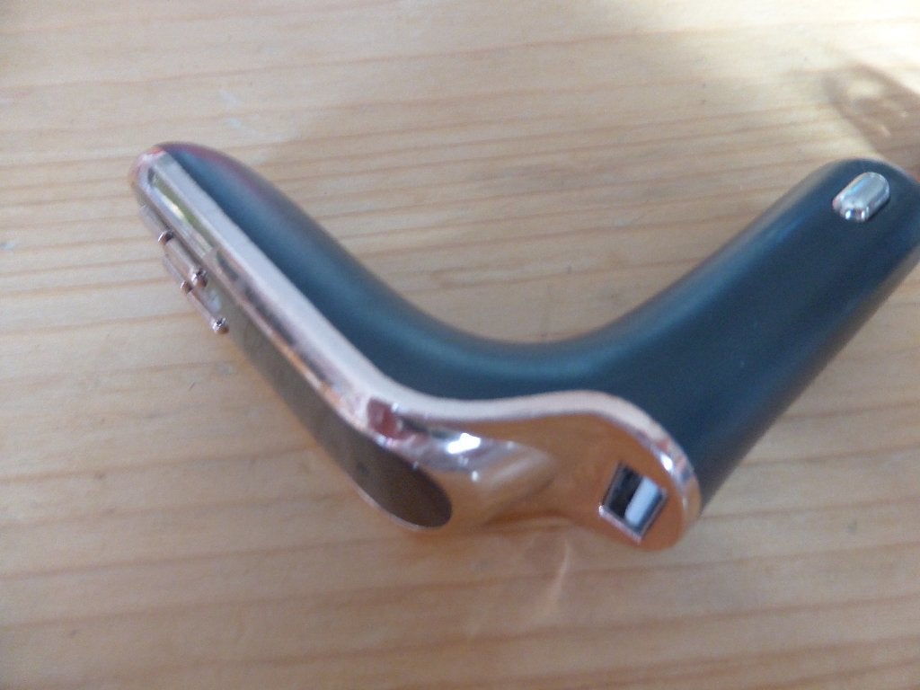 T.k. Bluetooth FM Transmitter Carkit., Auto diversen, Carkits, Ophalen of Verzenden, Gebruikt