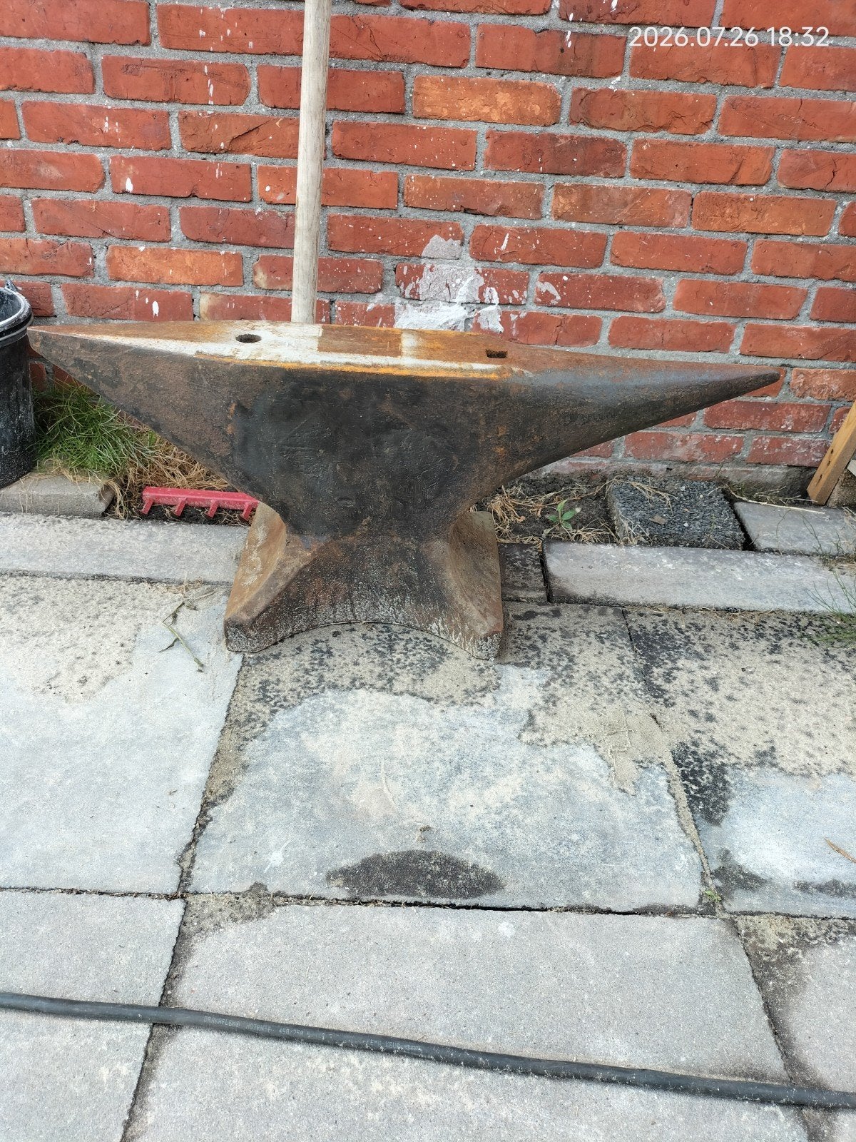 aambeeld 145 kg, Ophalen