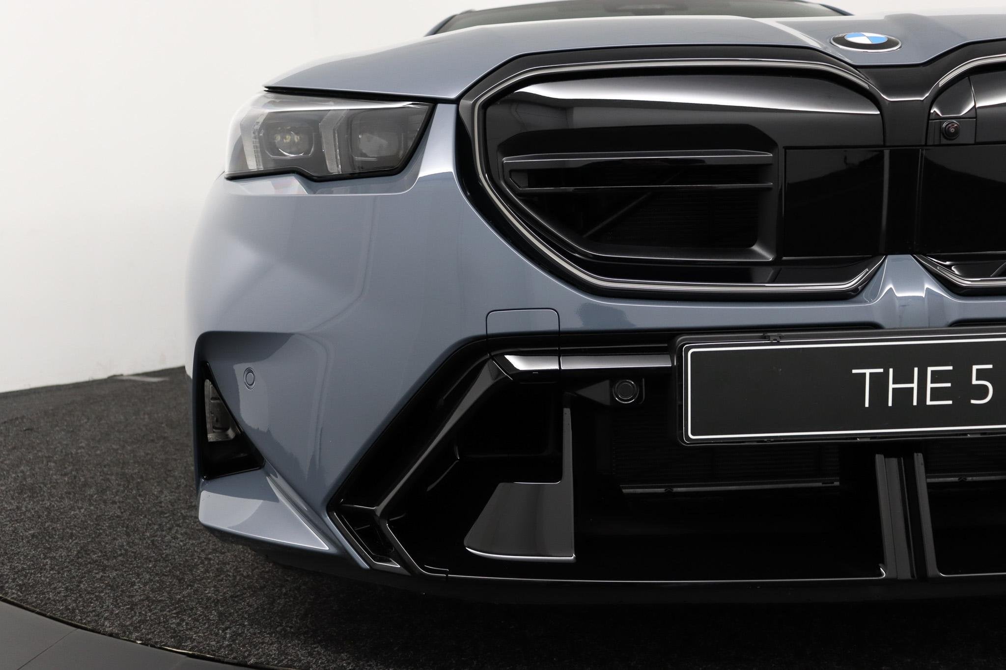 BMW M5 Touring | M Drivers Pack | Comfort Pack | Bowers & Wi, Automaat, Overige kleuren, 4395 cc, 135 min