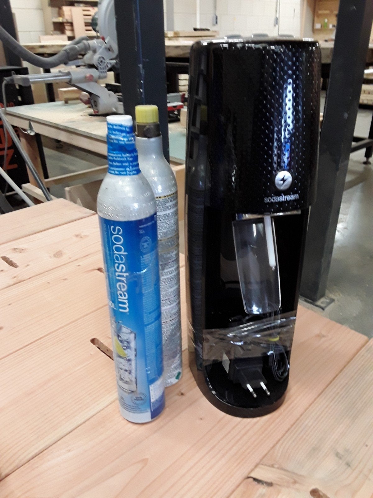 SodaStream machine met 2 vullingen, Ophalen, Zo goed als nieuw