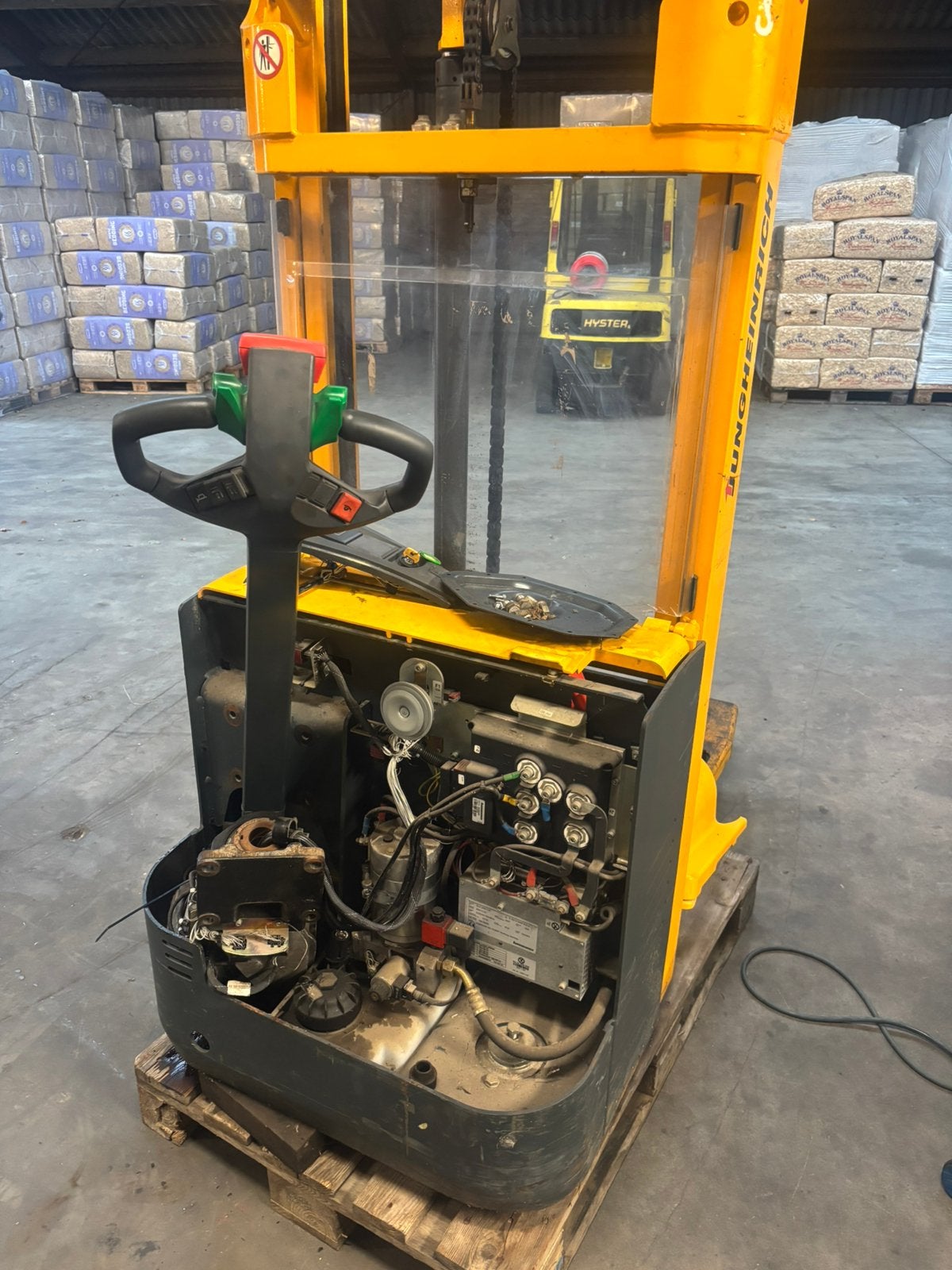 Jungheinrich stapelaar, 1000 tot 2000 kg, Ophalen, Elektrisch, Stapelaar