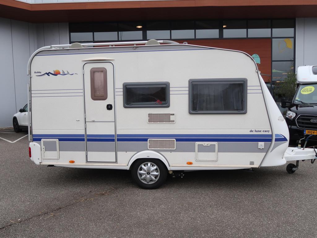 Hobby De luxe Easy 400 SF MET MOVER EN VOORTENT, Caravans en Kamperen, Caravans, Hobby, Treinzit, Schokbreker, Tot en met 4