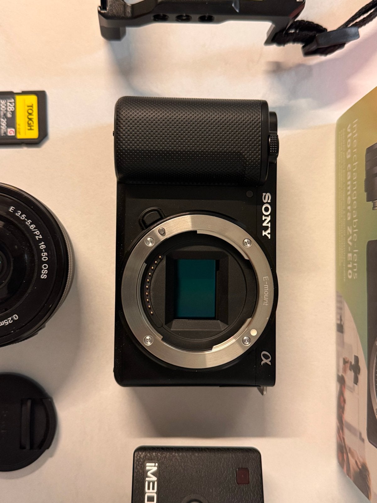 Sony ZV-E10 Vlogcamera met 16-50mm lens en accessoires, Beeldstabilisatie, Ophalen of Verzenden, Zo goed als nieuw, 4 t/m 7 keer
