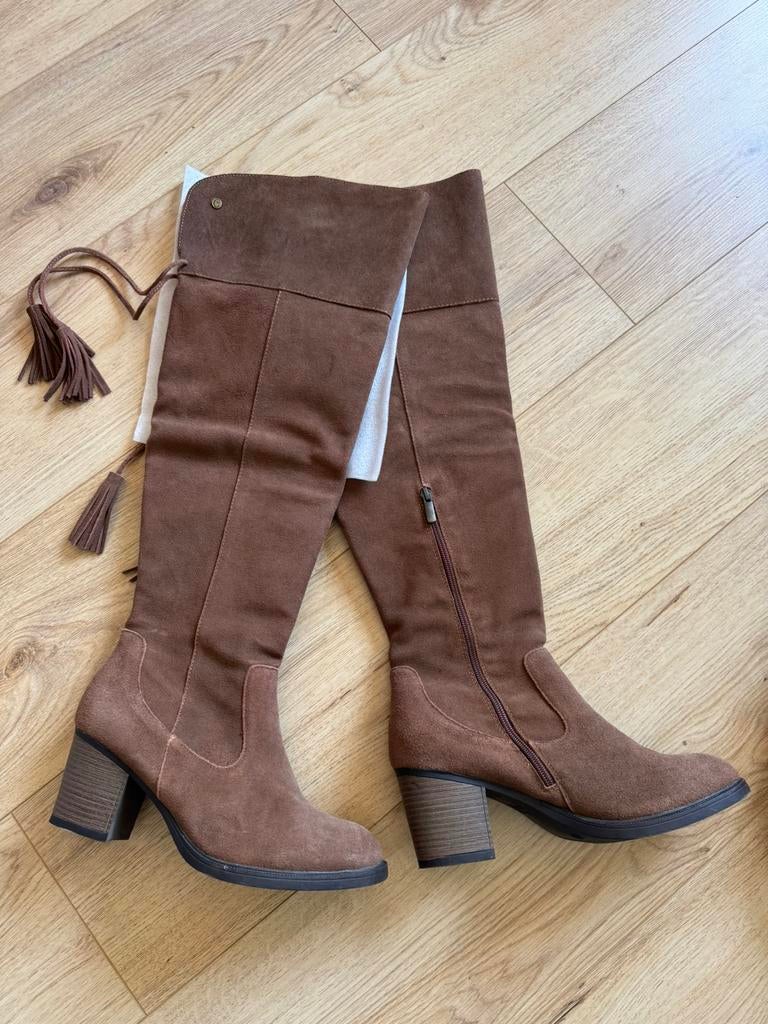 Carmela Boots 41 Size NEW, Ophalen of Verzenden, Zo goed als nieuw, Bruin, Sneakers of Gympen