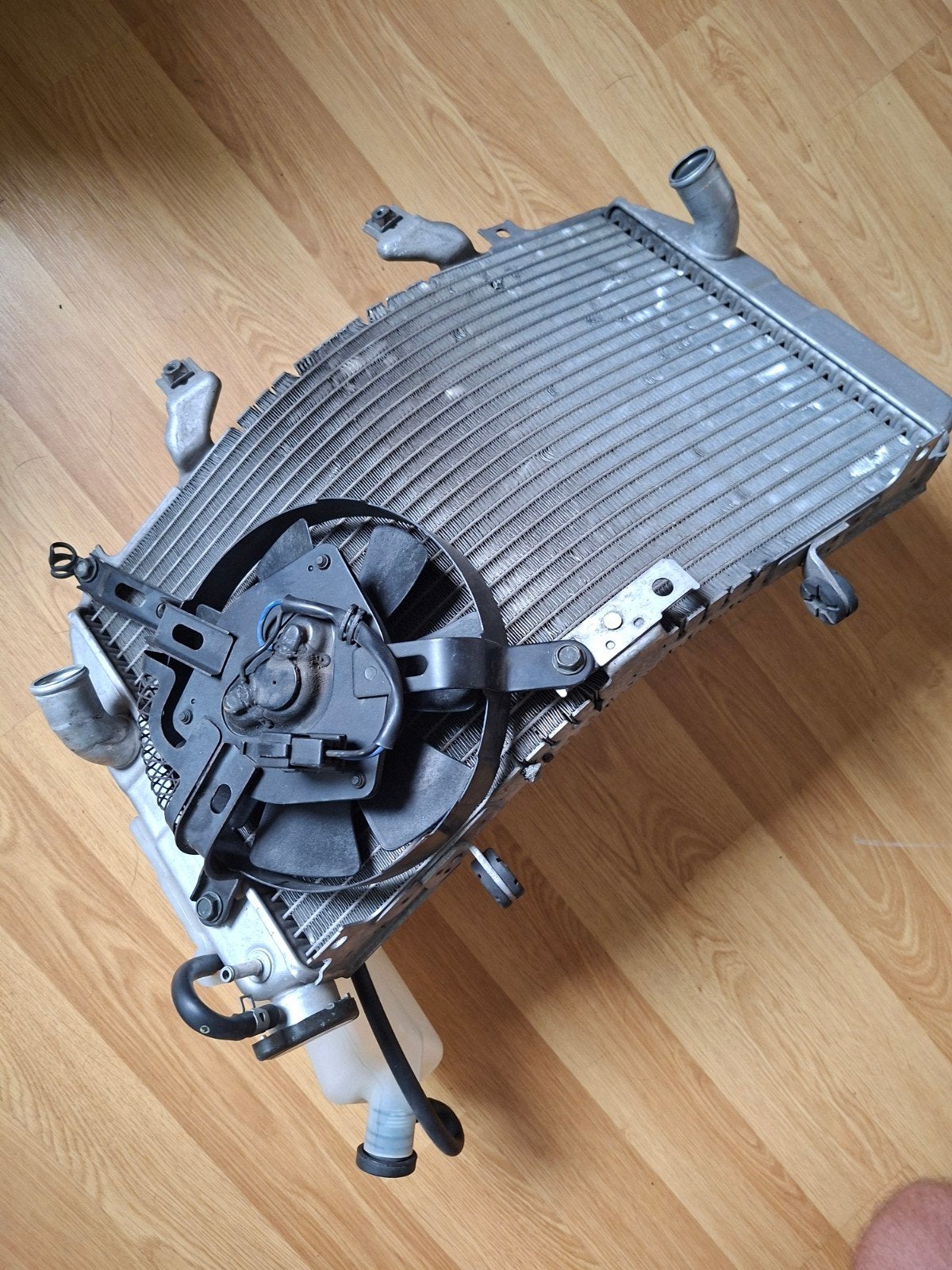 Suzuki GSXR1000 k3 k4 radiateur Gsxr 1000, Motoren, Ophalen