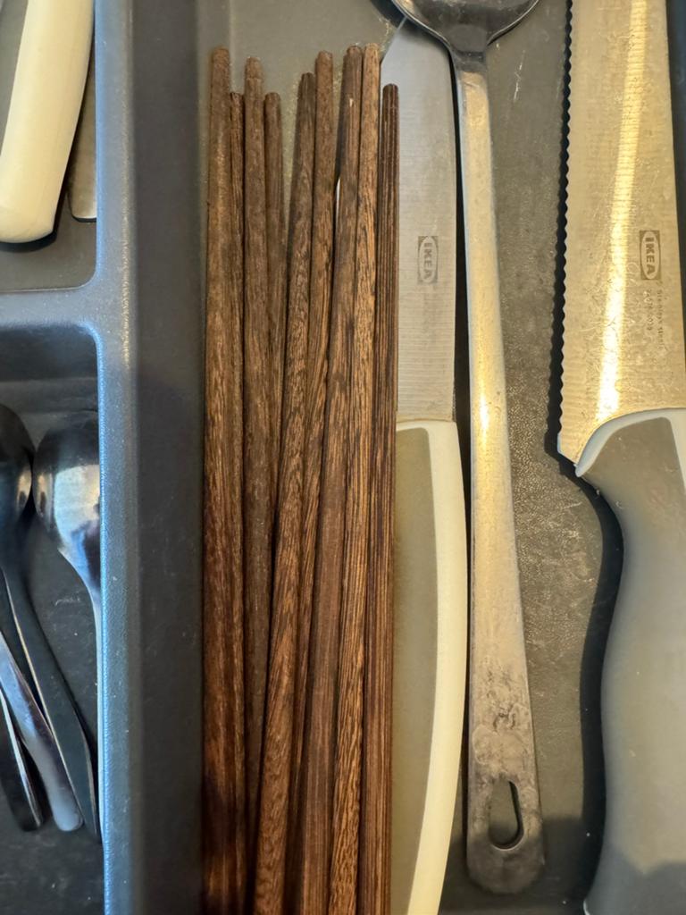 5 pairs of chopsticks, Huis en Inrichting, Keuken | Bestek, Ophalen of Verzenden, Zo goed als nieuw, Hout, Bestekset