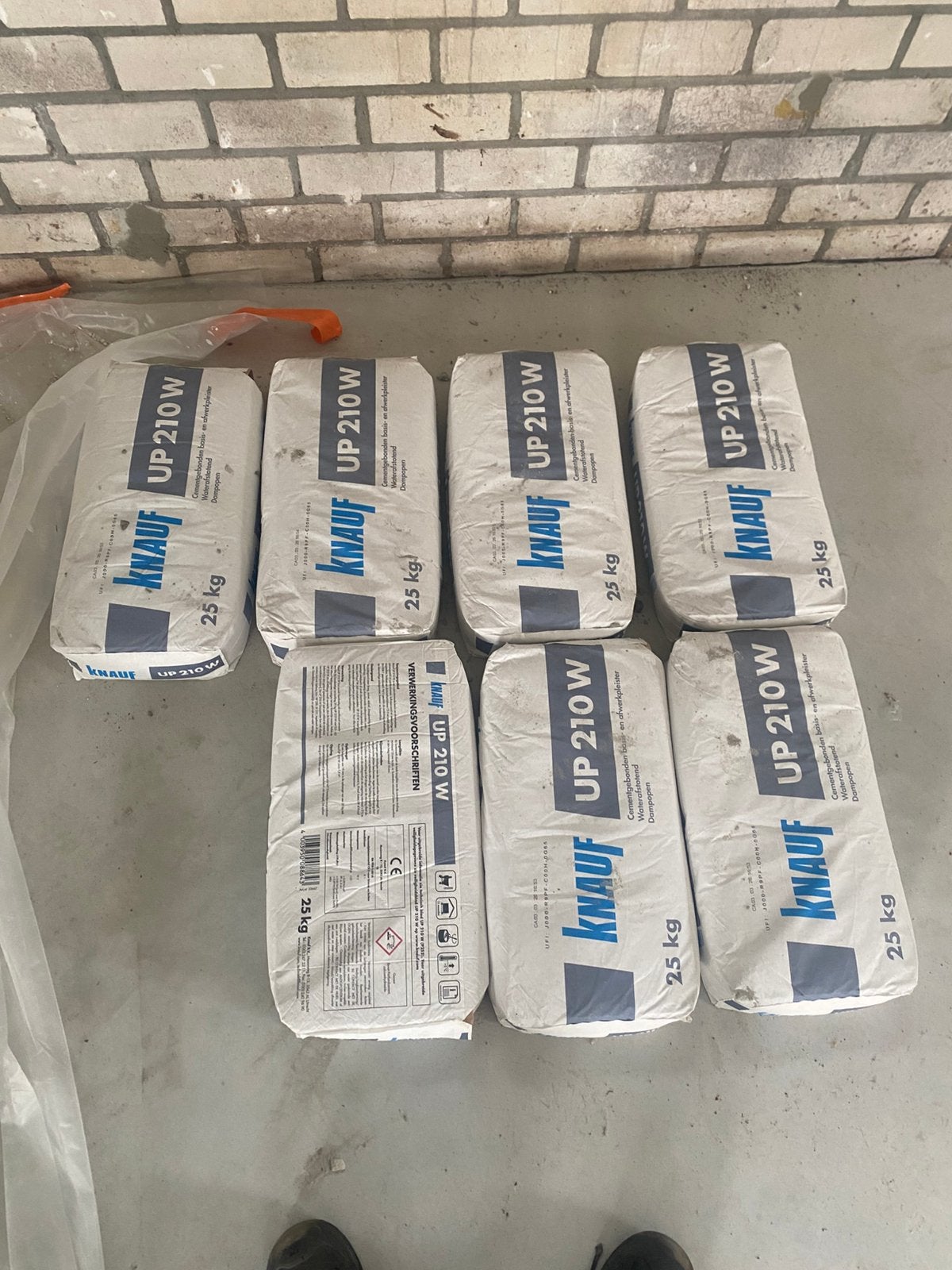 Stuk op cement basis met bijbehoorende primer, Ophalen of Verzenden, Nieuw