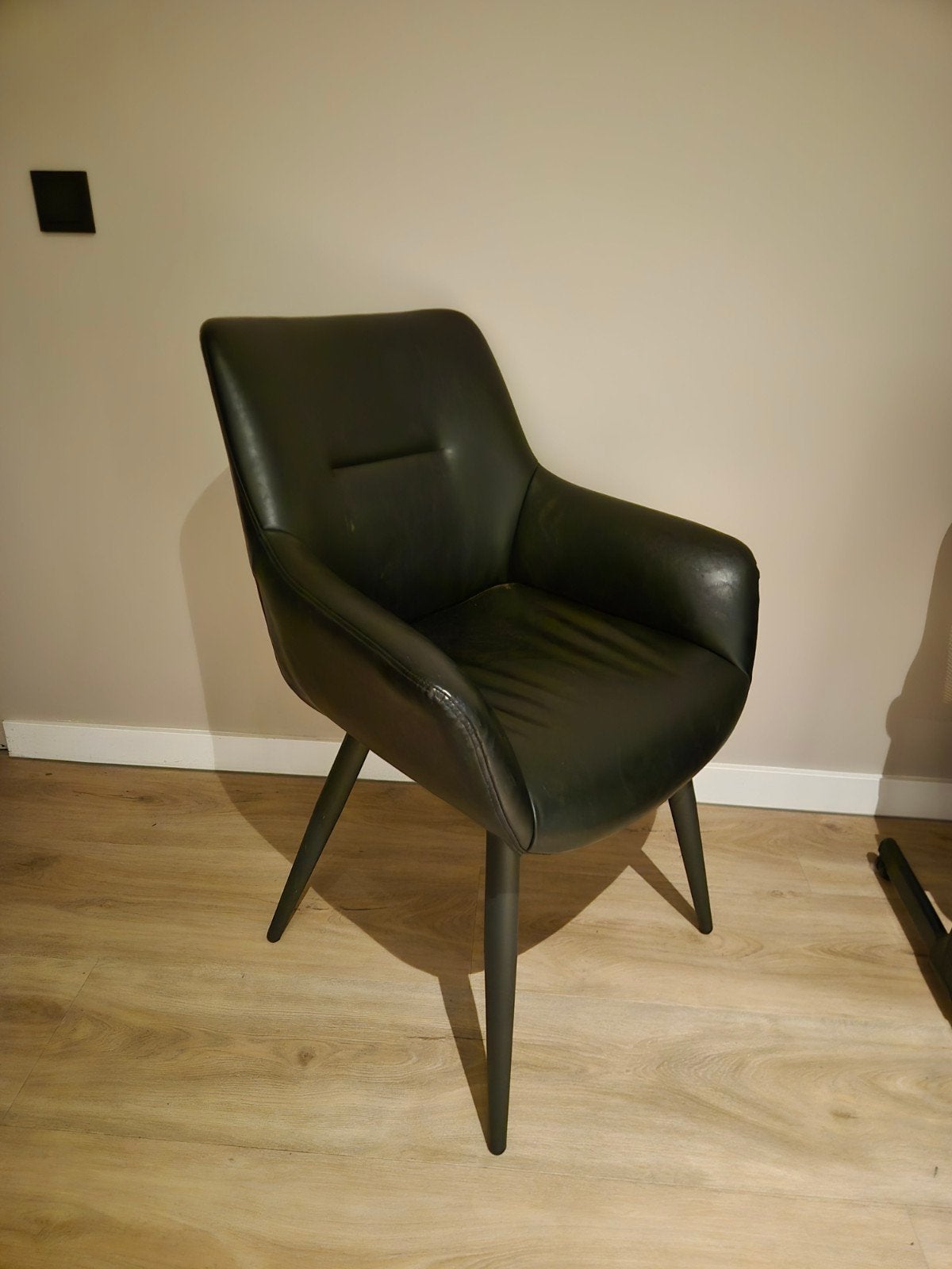 Stijlvolle Zwarte Eetkamerstoel - Comfortabel en Modern, Huis en Inrichting, Stoelen, Ophalen, Gebruikt, Zwart, Metaal