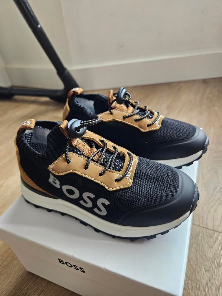 Nieuwe Boss kinderschoenen - Maat 30, Kinderen en Baby's, Kinderkleding | Schoenen en Sokken, Jongen of Meisje, Schoenen, Nieuw