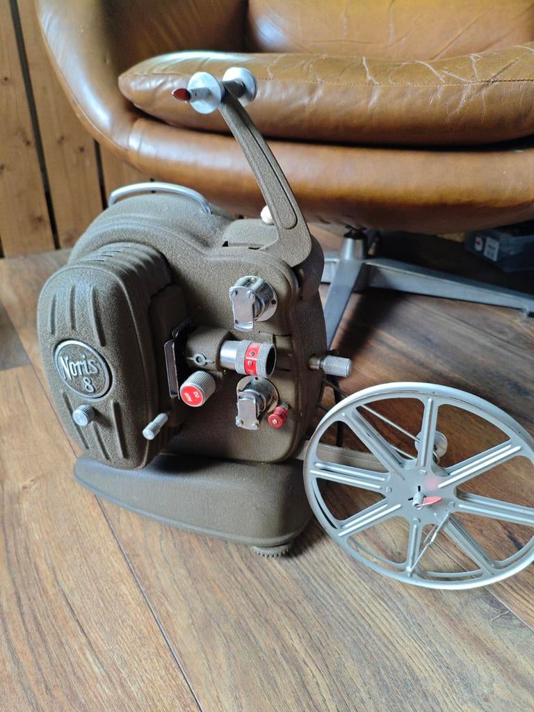 Noris 8 filmprojector - Decoratief object, Ophalen of Verzenden, Niet werkend, Overige typen