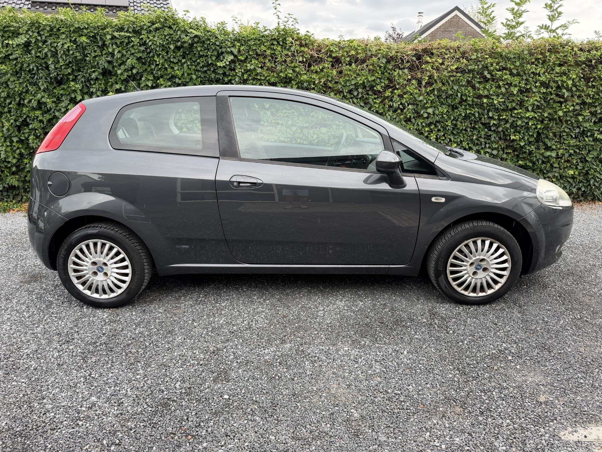 Foto 2 van Fiat Grande Punto 1.4 Dynamic | Airco | Cruise Control | Ele