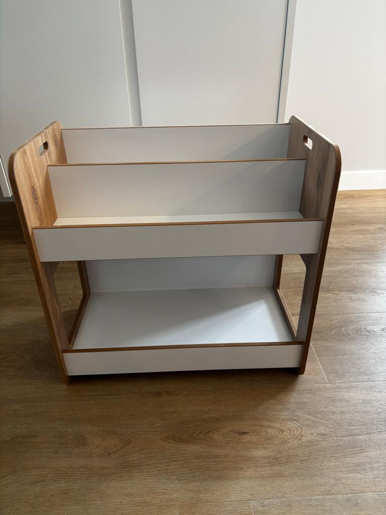 Houten kinderkastje (boeken en speelgoed) - als nieuw, Ophalen, Zo goed als nieuw, Overige typen