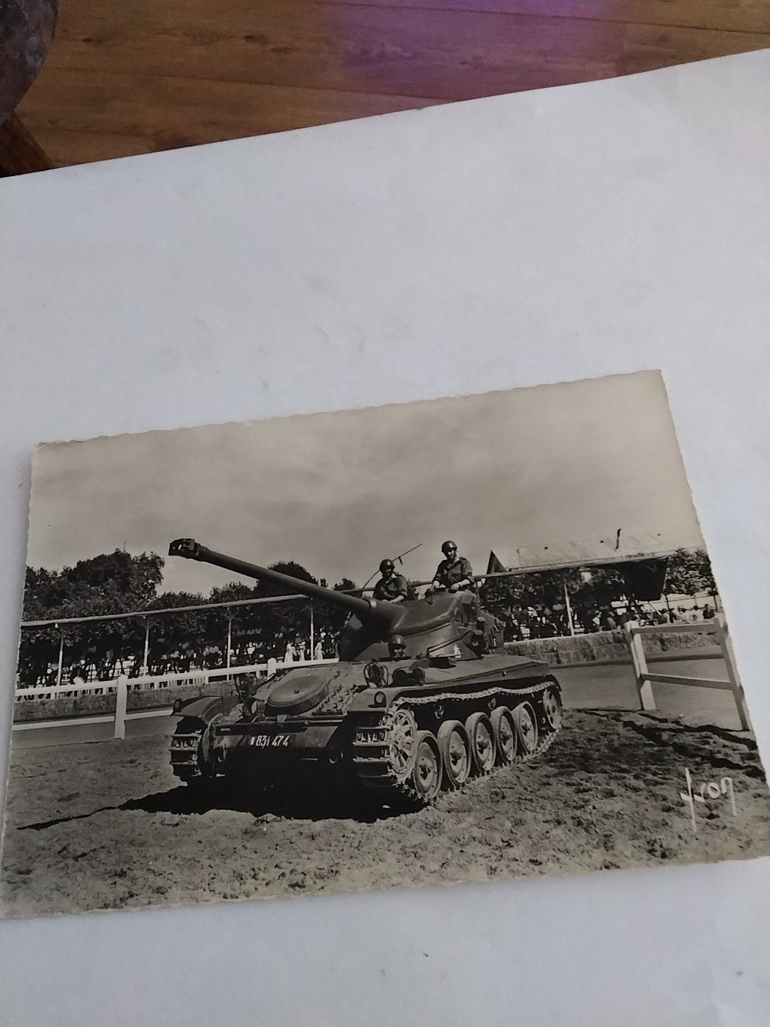 Vintage foto: Tank in Saumur, Frankrijk (ca. 1960), Ophalen of Verzenden