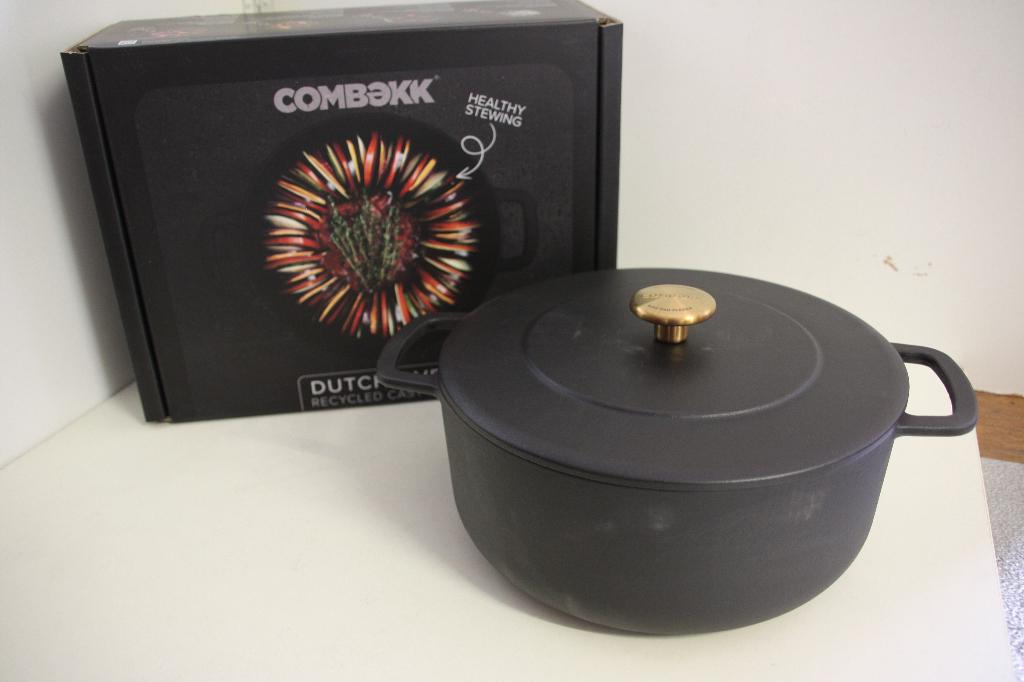 Combekk gietijzeren braadpan. Zwart. Ø 24 cm. Nieuw in doos., Huis en Inrichting, Keuken | Potten en Pannen, Gietijzer, Nieuw