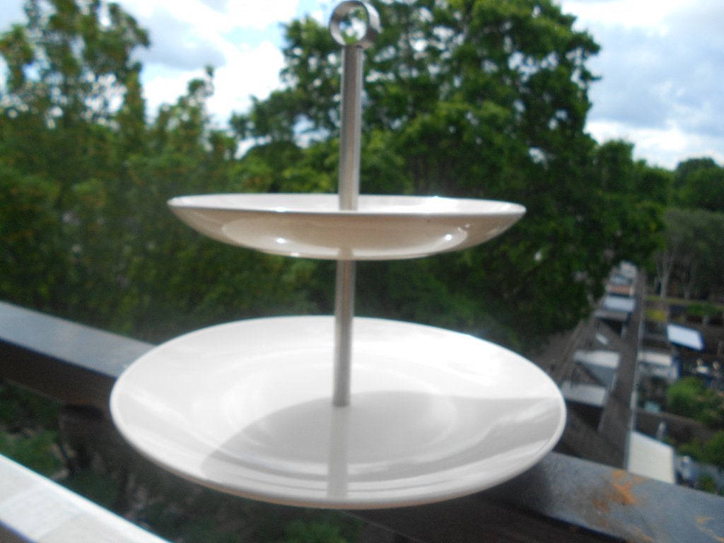 Etagere creme-wit aardewerk 2 laags 22 en 28cm, hoog 25cm, Ophalen, Demontabel, Etagère, Gebruikt