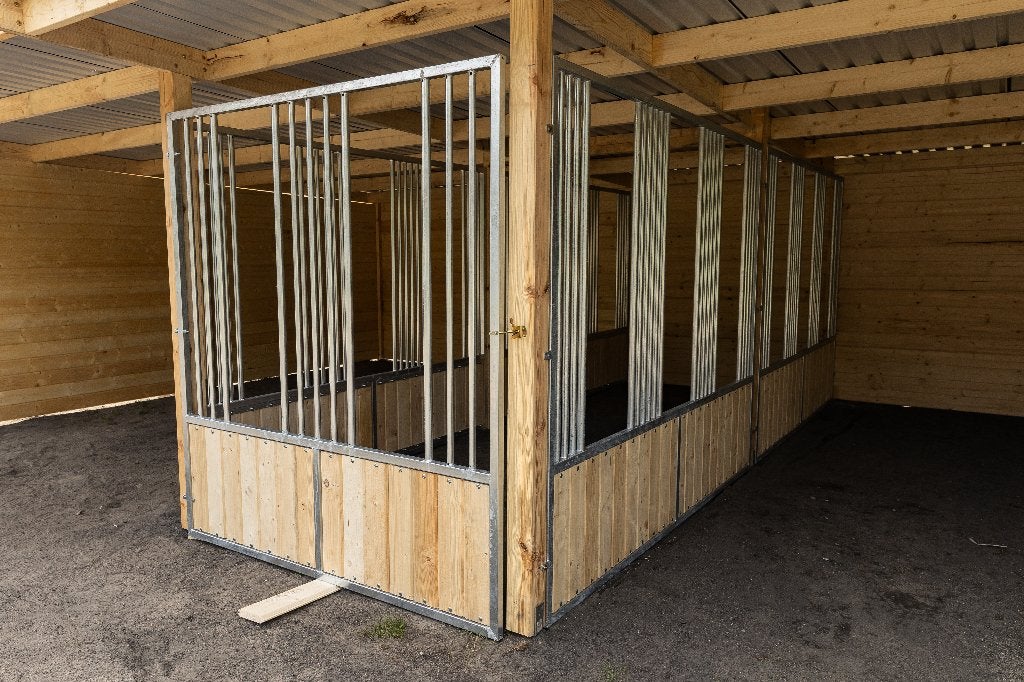 Schuilstal 10 x6 m met geïntegreerde hooiruif, Opfok