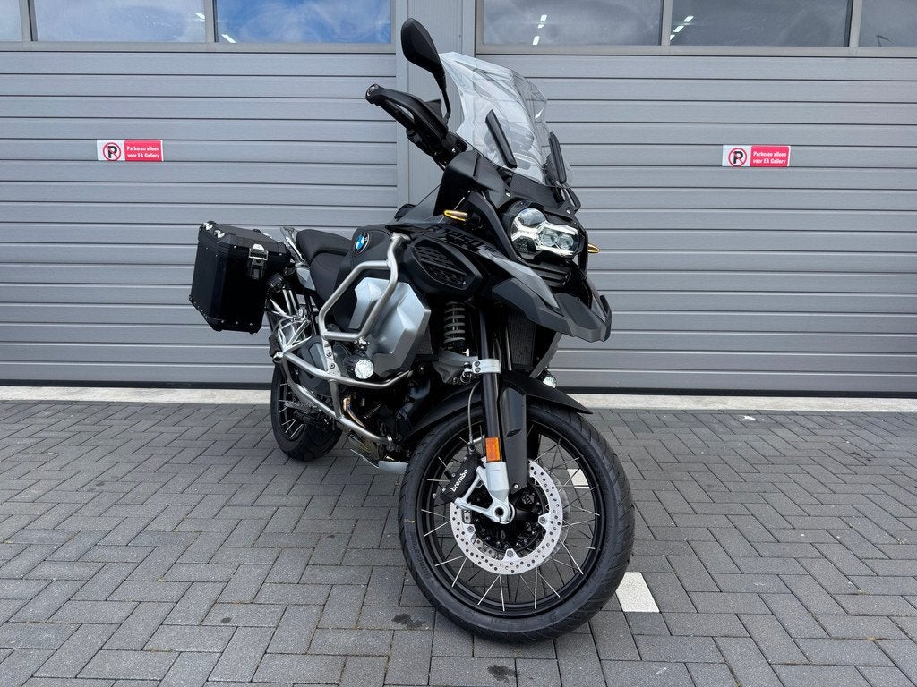 BMW All-Road R 1250 GS Adventure Triple Black BOMVOL, Motoren, Einsteinlaan 5
2289 CC  Rijswijk, NL, 1254 cc, Bedrijf, Handvatverwarming