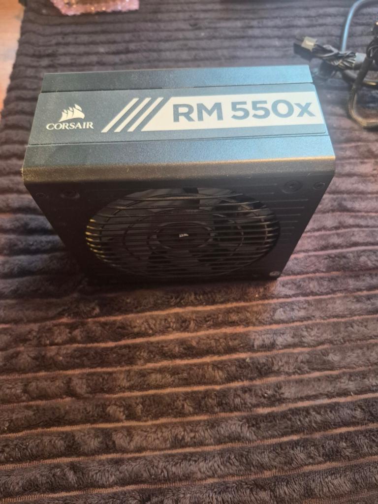 Corsair RM550x Voeding - Modulair, Stil en Efficiënt, Computers en Software, Interne voedingen, Gebruikt, Ophalen of Verzenden