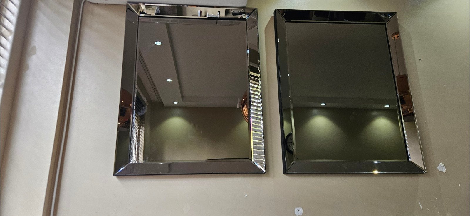 Set van 2 rechthoekige ERIC KUSTER  spiegels met facetrand, Huis en Inrichting, Ophalen, Zo goed als nieuw, Rechthoekig, 50 tot 75 cm