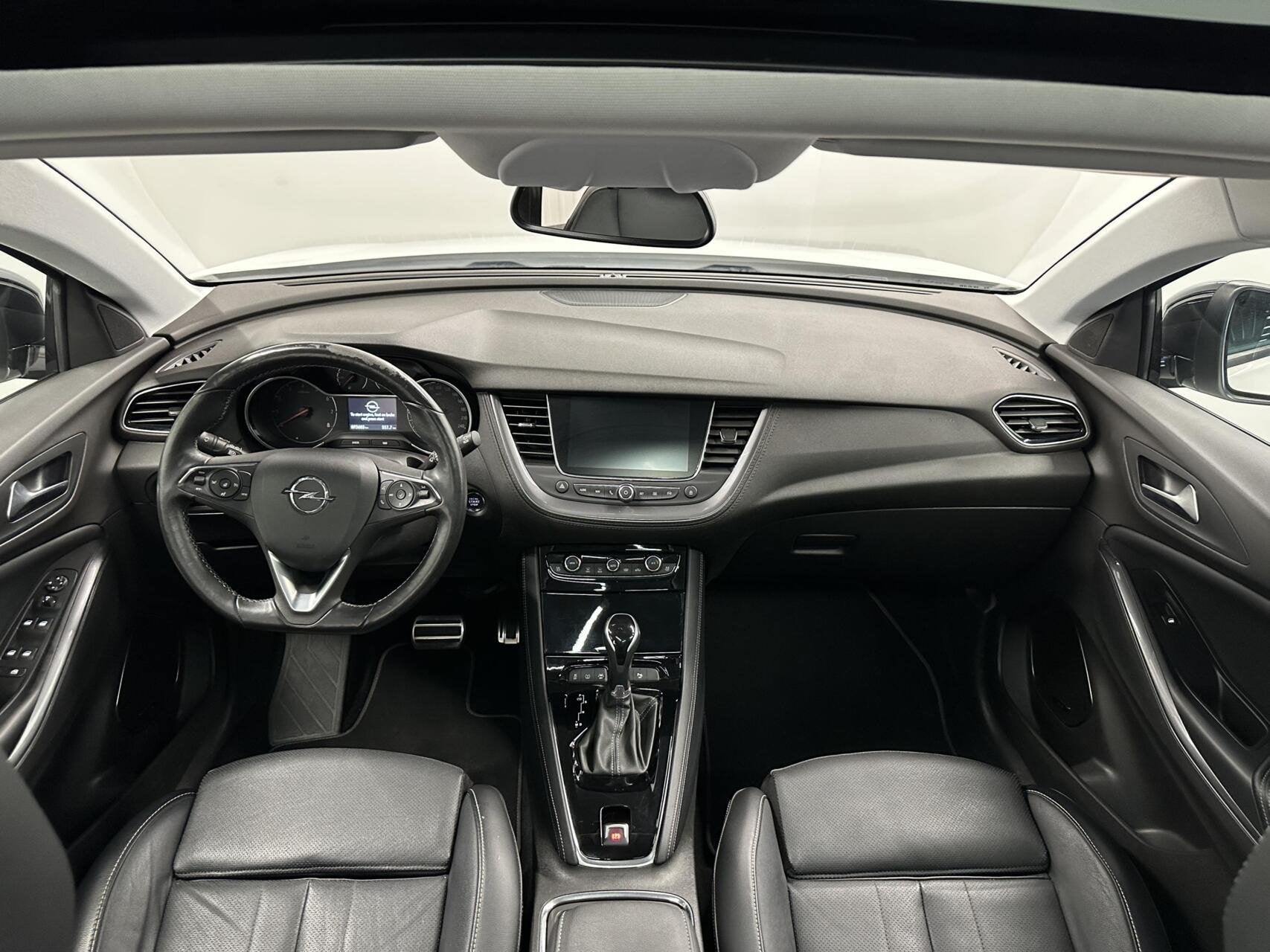Opel Grandland X 1.2 Turbo Ultimate PANO LEER CARPLAY CARPLA, Gebruikt, 1199 cc, Wit, Bedrijf