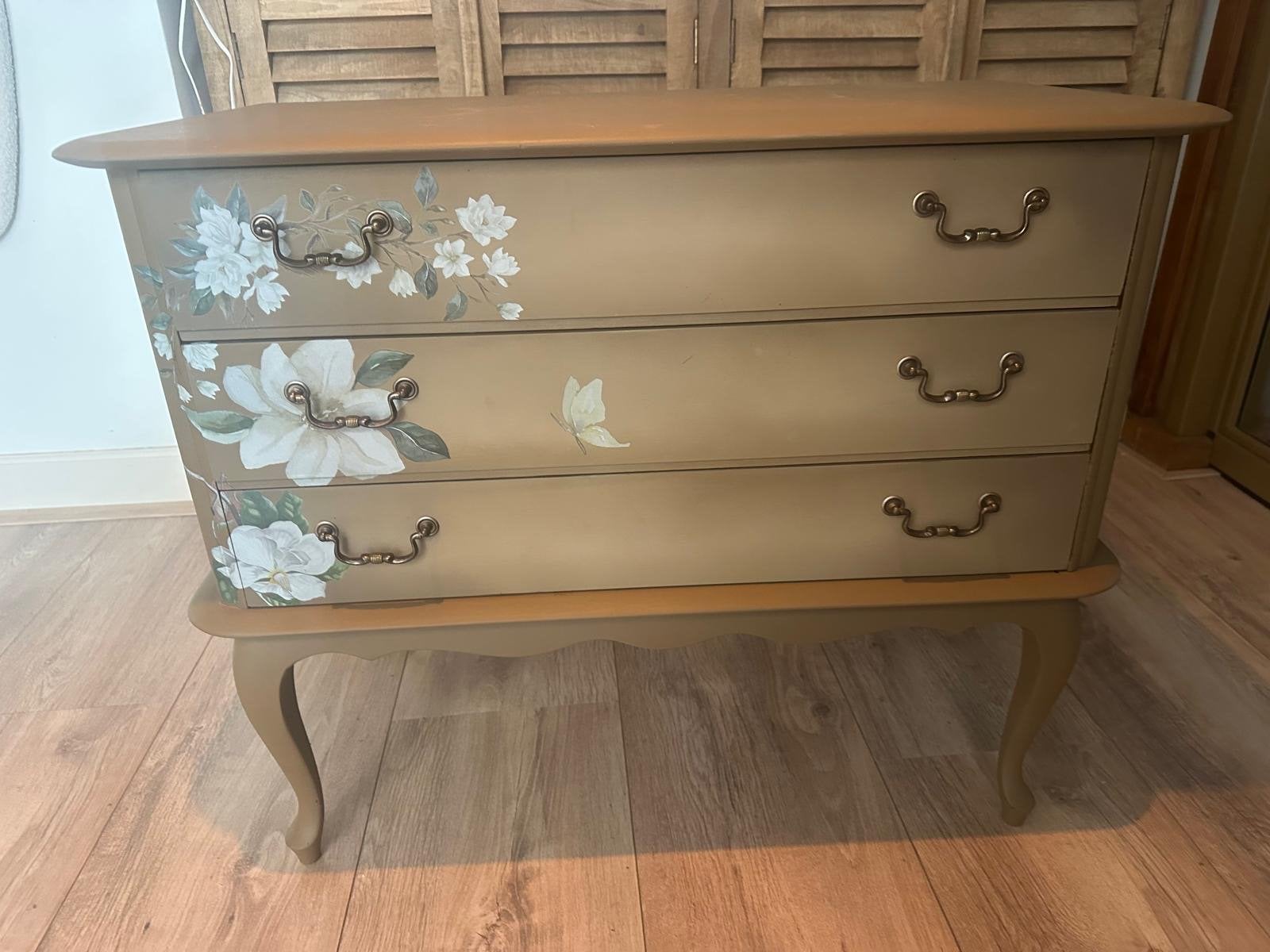 Buffetkastje met 3 laden en bloemmotief, Gebruikt, Met lade(s), 25 tot 50 cm, 50 tot 100 cm