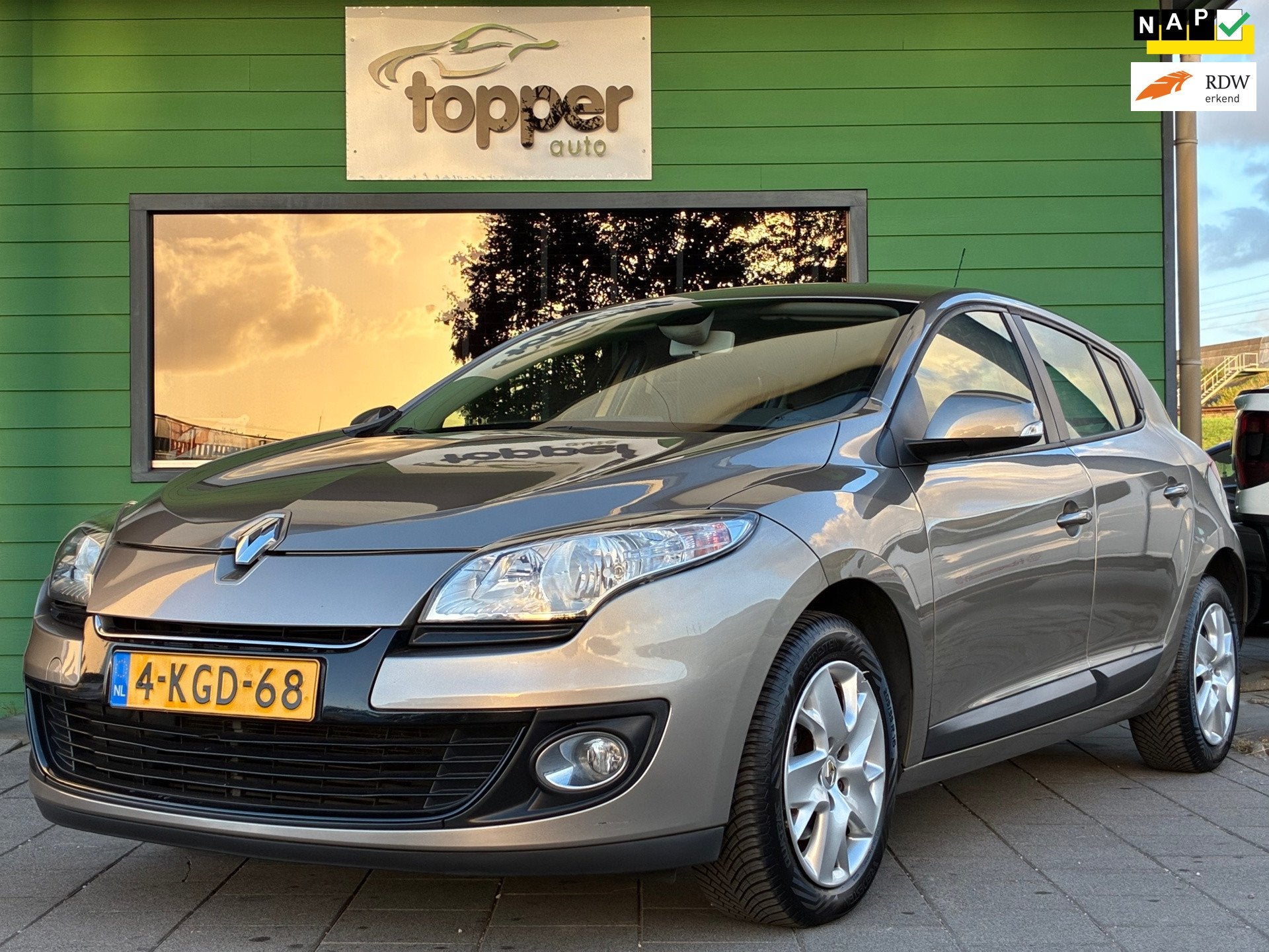 Renault Mégane 1.2 TCe Expression|D-Ketting v.v.|Navigatie|, Voorwielaandrijving, Euro 5, Gebruikt, 4 cilinders