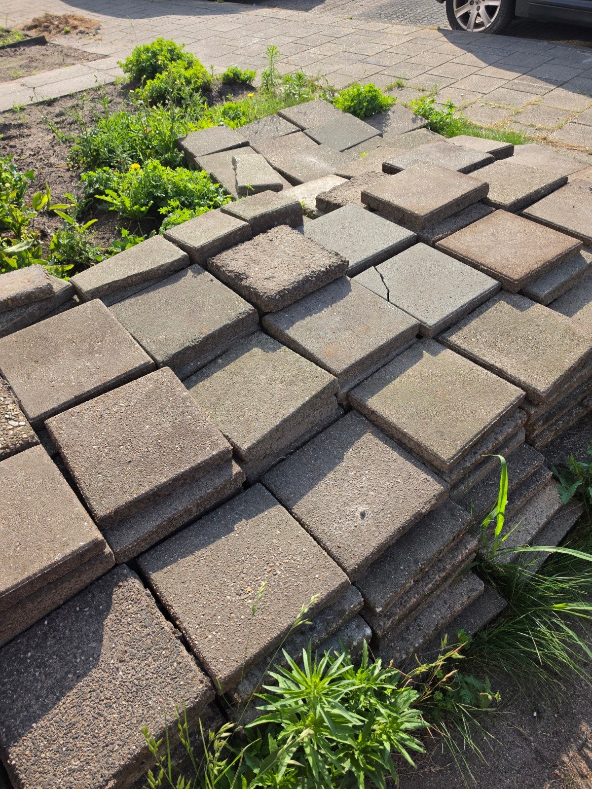Gebruikte terrastegels en klinkers voor tuin of oprit, Ophalen, Gebruikt, Beton, Klinkers