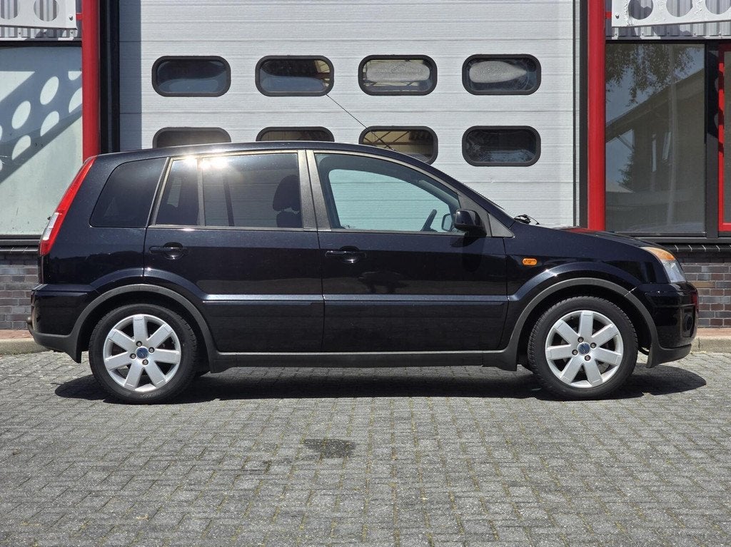 Ford Fusion 1.6-16V Futura Plus Airco/Trekhaak/LMV/Voorr.ver, Auto's, Ford, Voorwielaandrijving, 1596 cc, Gebruikt, Zwart