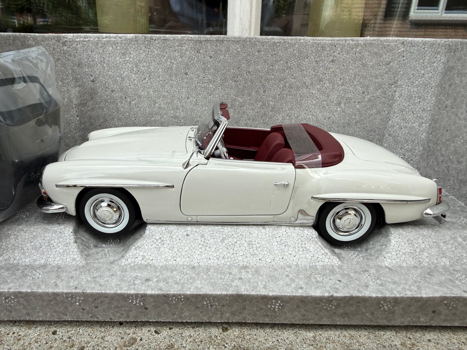 1:18 Mercedes 190 SL Roadster W121 witgrijs 1955 Norev, Auto, Norev, 70-72 Av. de Bohlen, Vaulx-en-Velin, 69120, France, Norev