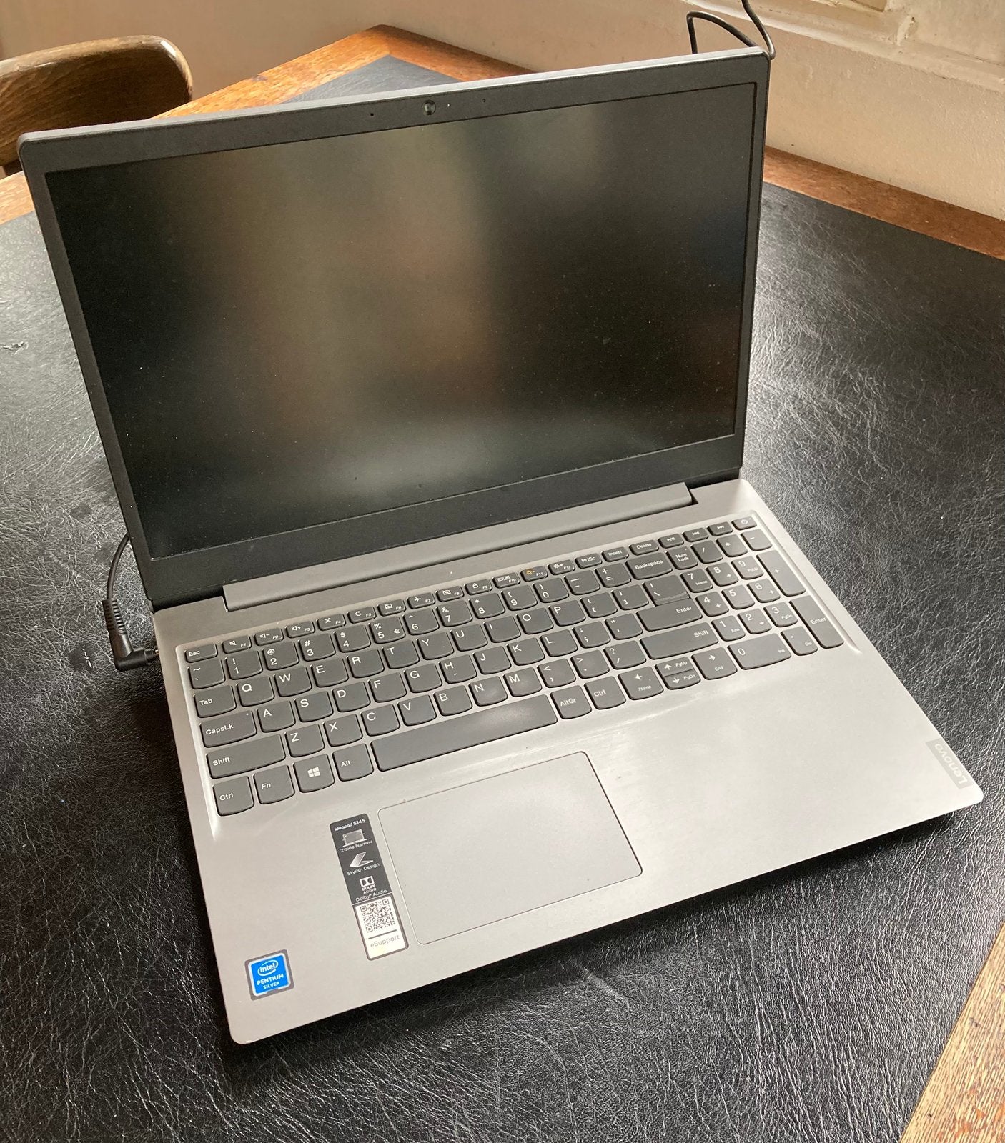 Lenovo Ideapad (Linux. Usb en camera defect), Computers en Software, Gebruikt, Minder dan 2 Ghz, Ophalen of Verzenden, 15 inch
