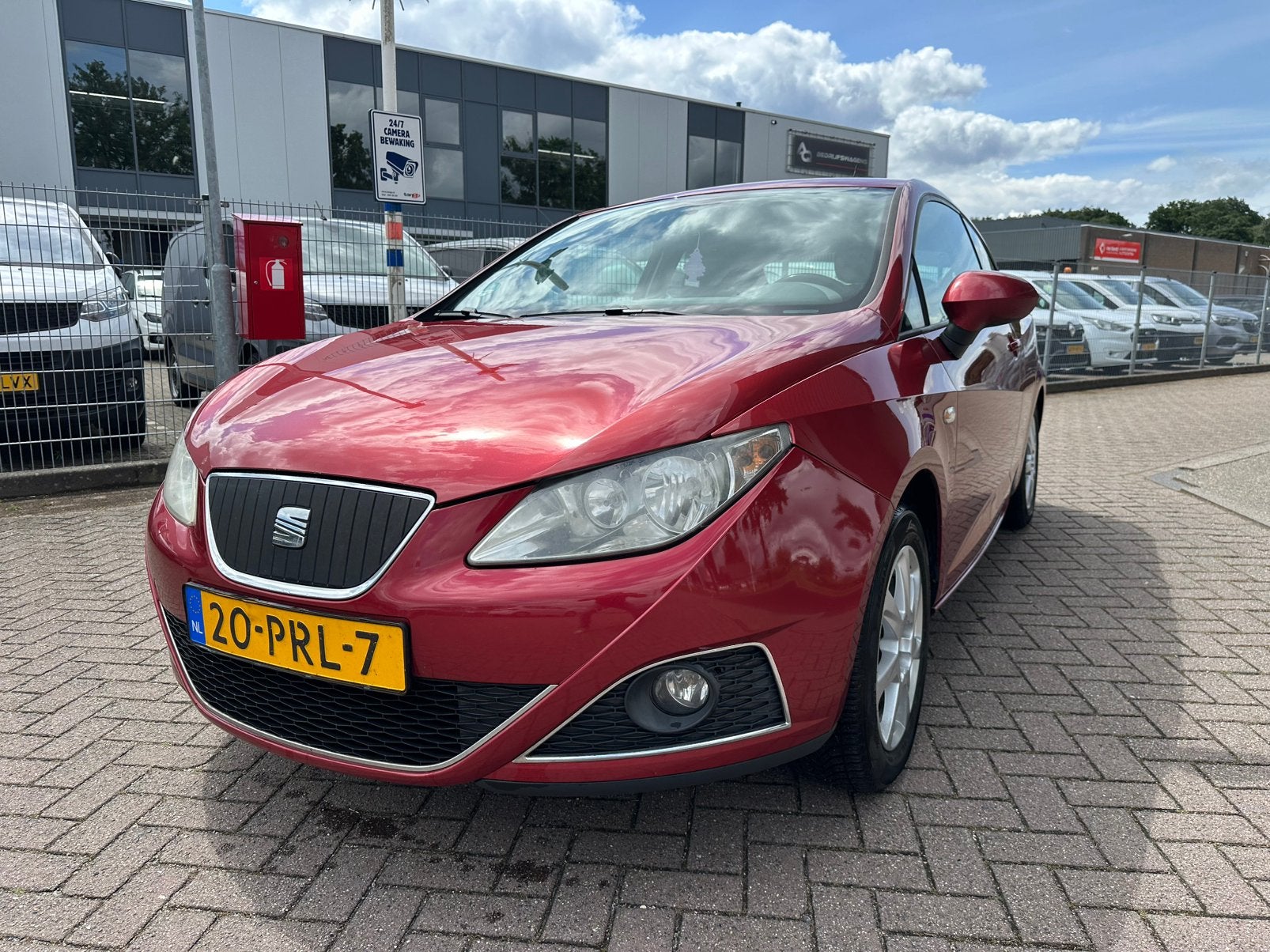 Seat Ibiza 1.2 TDI 55KW Ecomotive 2011 Rood, Auto's, Seat, Voorwielaandrijving, 74 pk, 1199 cc, 96 €/maand