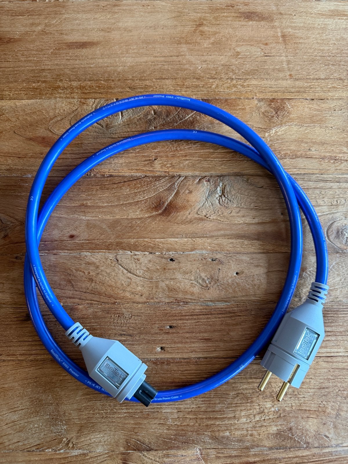IsoTek EVO3 Premier stroomkabel C7 - 1.5m, Ophalen of Verzenden, Zo goed als nieuw, Minder dan 2 meter, Overige kabels