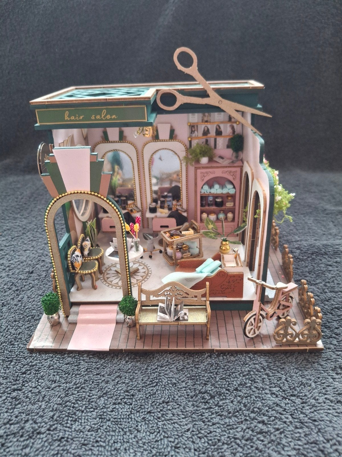 Miniatuur huisje Kapsalon met verlichting, Ophalen of Verzenden, 1:50 of kleiner