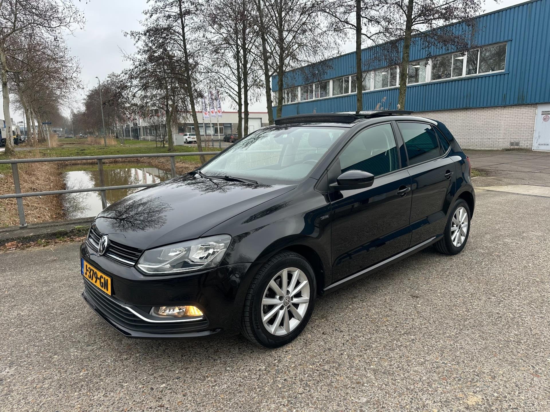 Volkswagen Polo 1.2 TSI Highline!2015!PDC!Panoramadak!LM.vel, Euro 6, 4 cilinders, Zwart, Bedrijf