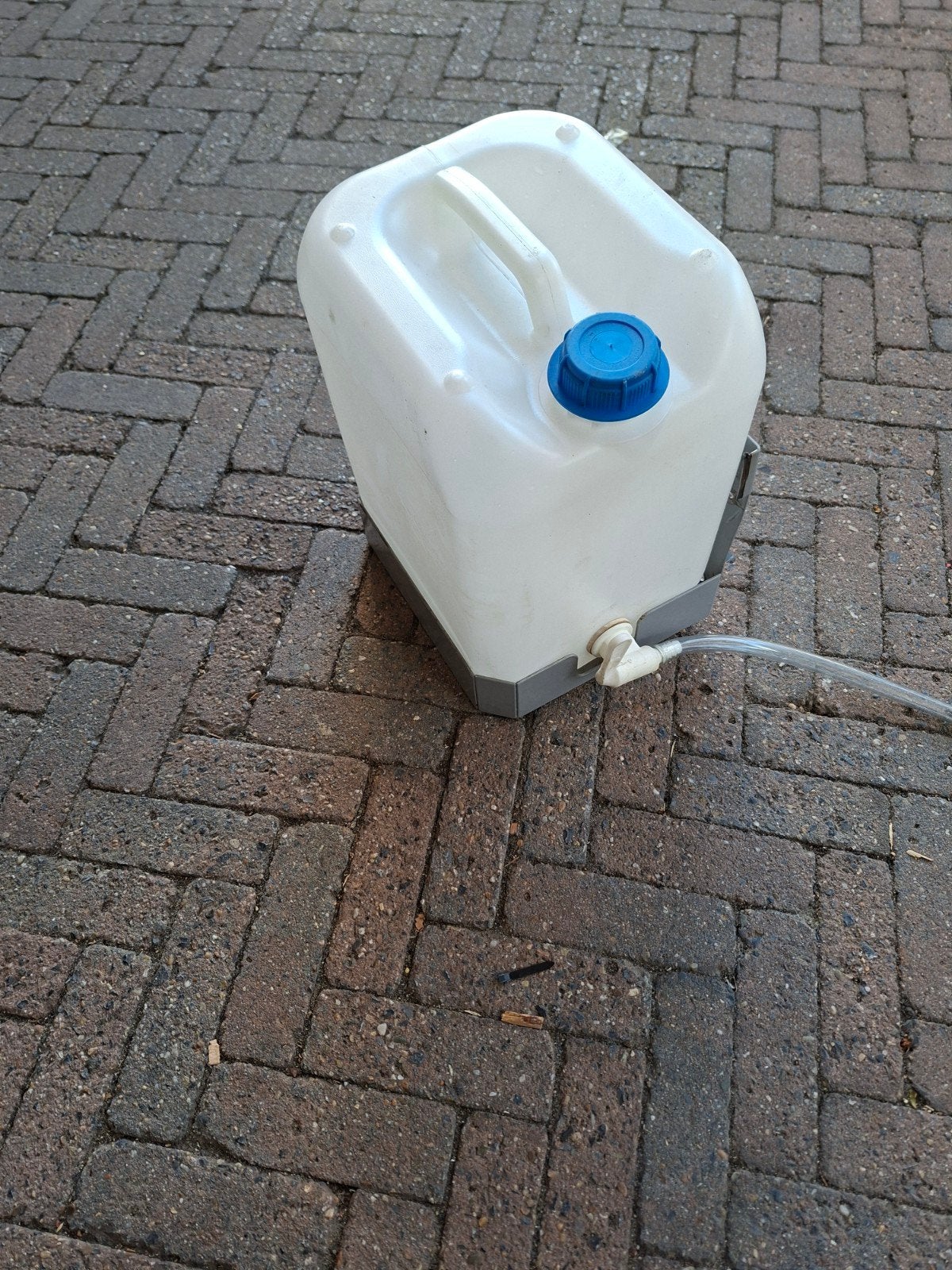 waterkan +beugel, Ophalen of Verzenden