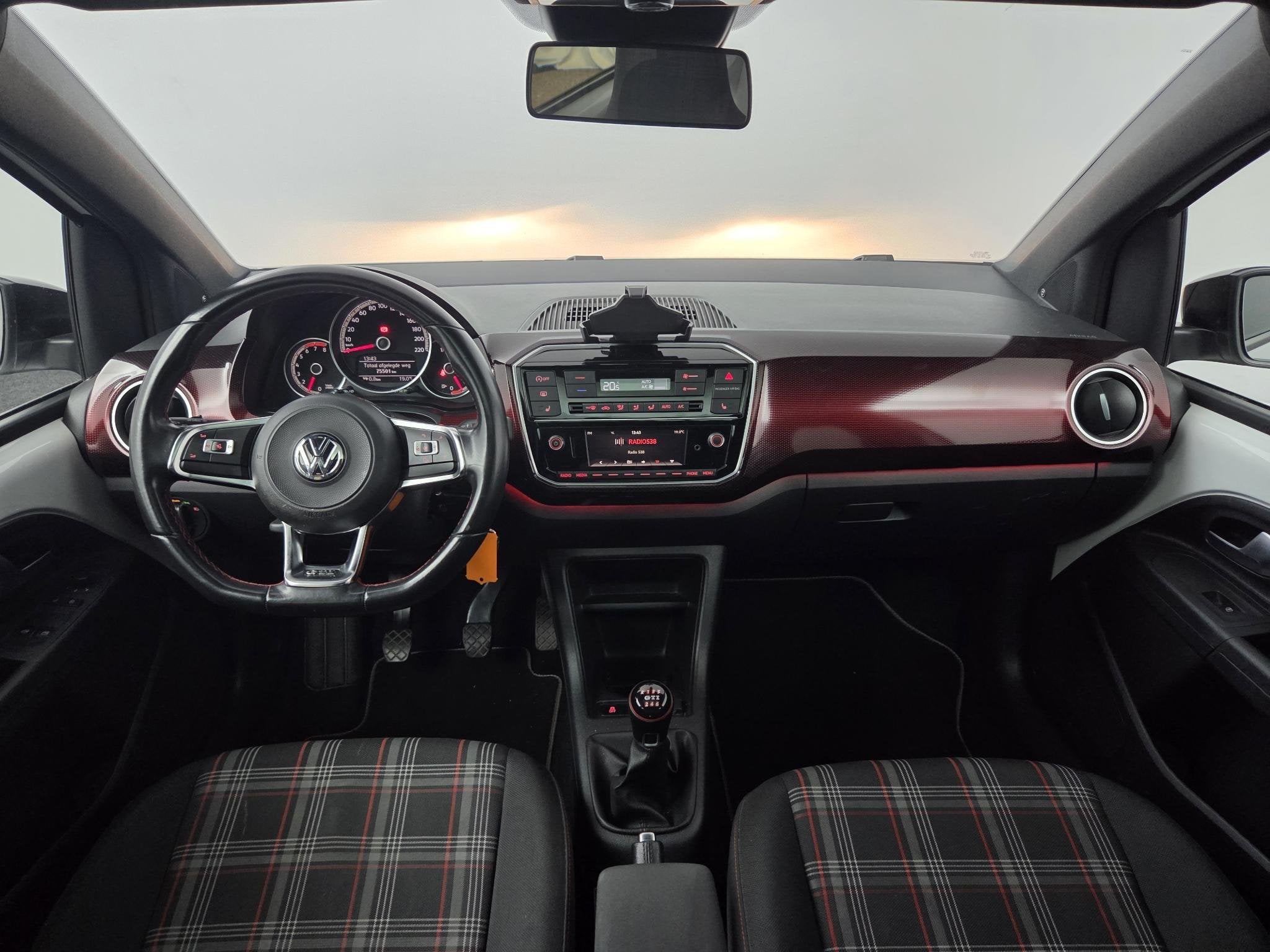 Volkswagen Up! 1.0 TSI GTI | Panoramadak | Beats Audio | Cli, 970 kg, Stof, Met garantie (alle), 4 stoelen