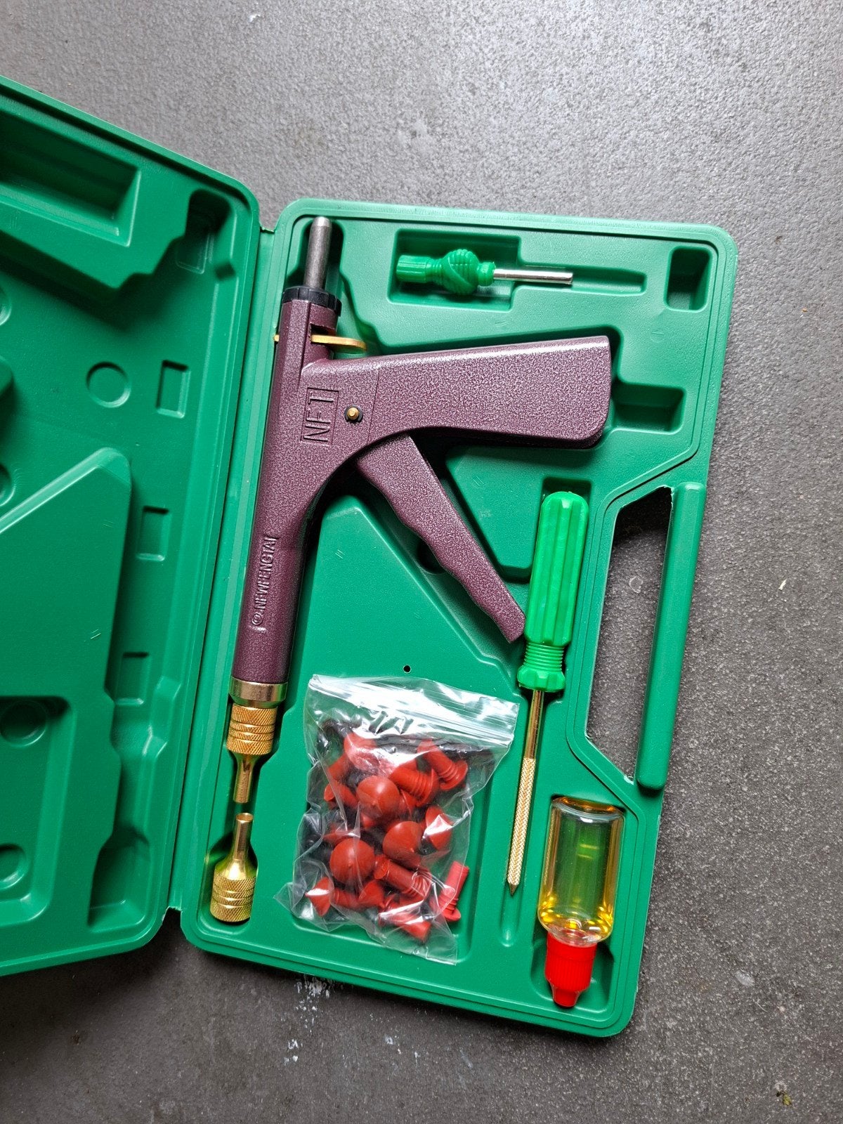 Bandreparatieset voor auto en motor - Nieuw in koffer, Ophalen of Verzenden, Nieuw, Universele onderdelen