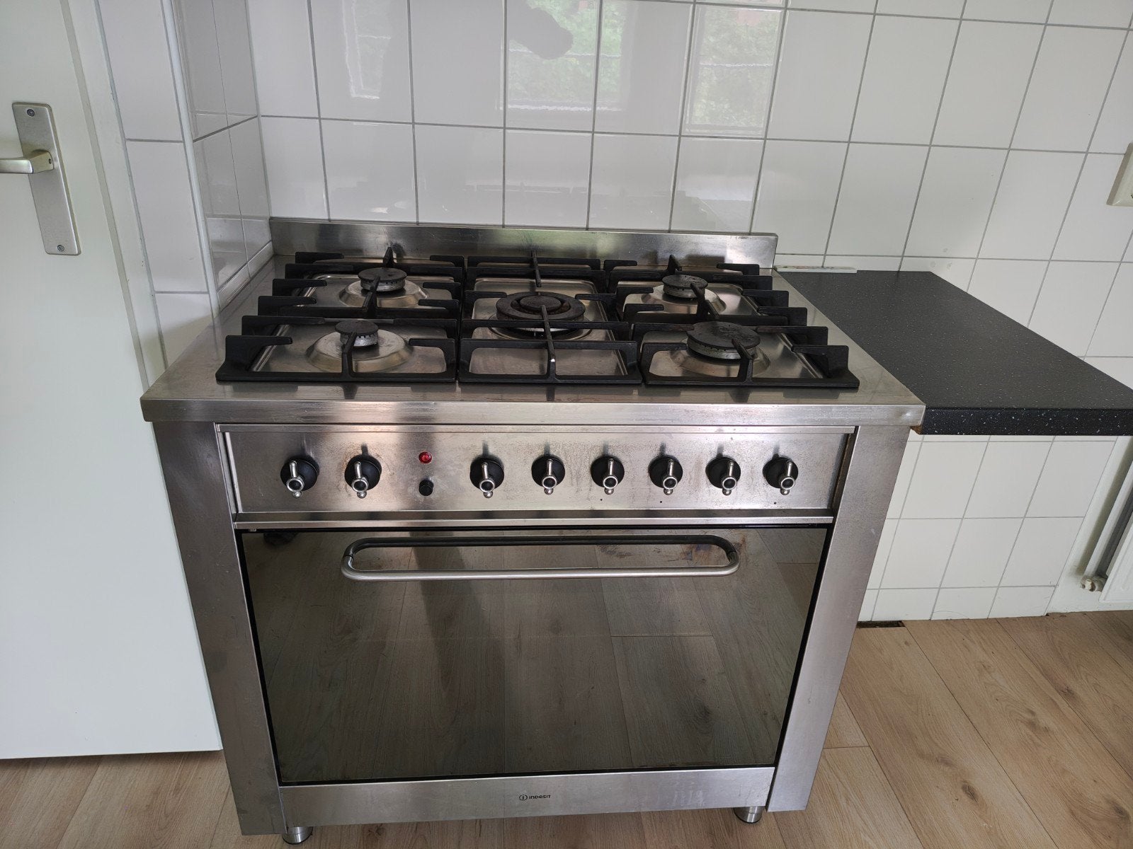 Indesit Vrijstaand Gasfornuis met Oven - RVS, Ophalen, Gebruikt, 60 cm of meer, Gas