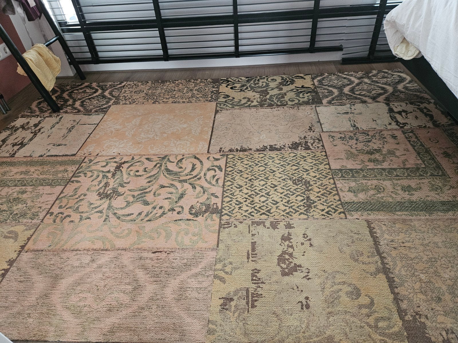Patchwork Vloerkleed - geel, roze, zwart, Ophalen, Gebruikt, 150 tot 200 cm, 200 cm of meer