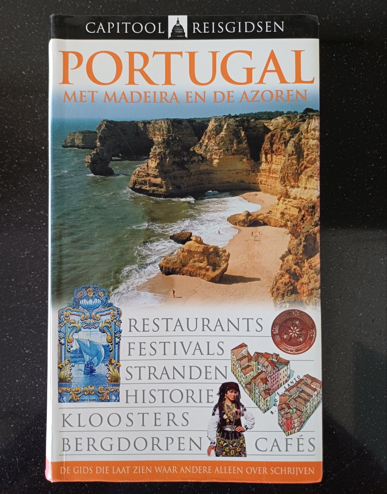 Capitool Reisgids Portugal met Madeira en de Azoren, Capitool, Europa, Ophalen of Verzenden, Zo goed als nieuw
