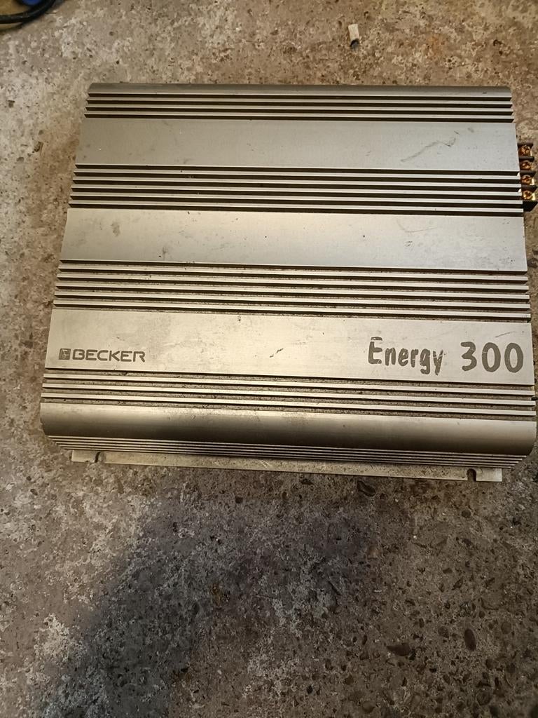Becker Energy 300 Versterker - Werkt met lichte brom, Ophalen, Gebruikt