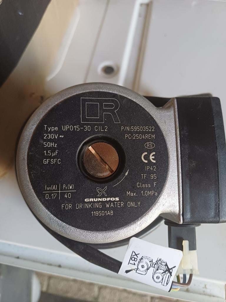 Grundfos Cv verwarming pomp 2 stuks, Ophalen, 30 tot 80 cm, Radiator, Minder dan 60 cm