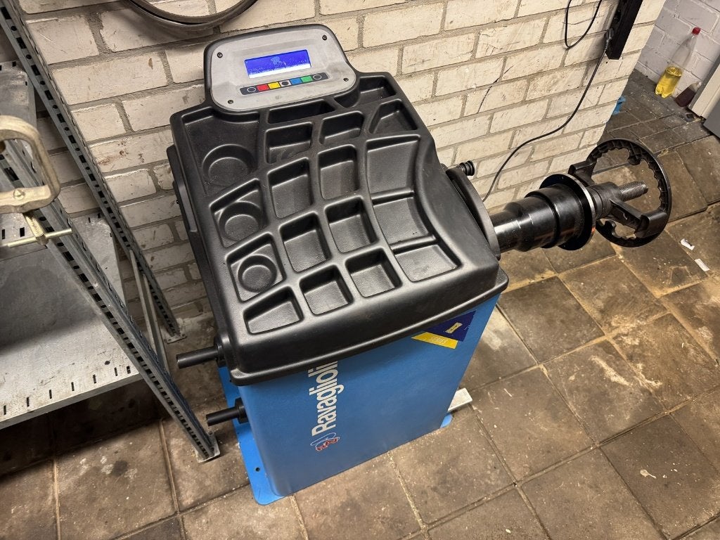 Ravaglioli H Series Balanceermachine balanceerapparaat, Auto diversen, Ophalen, Zo goed als nieuw
