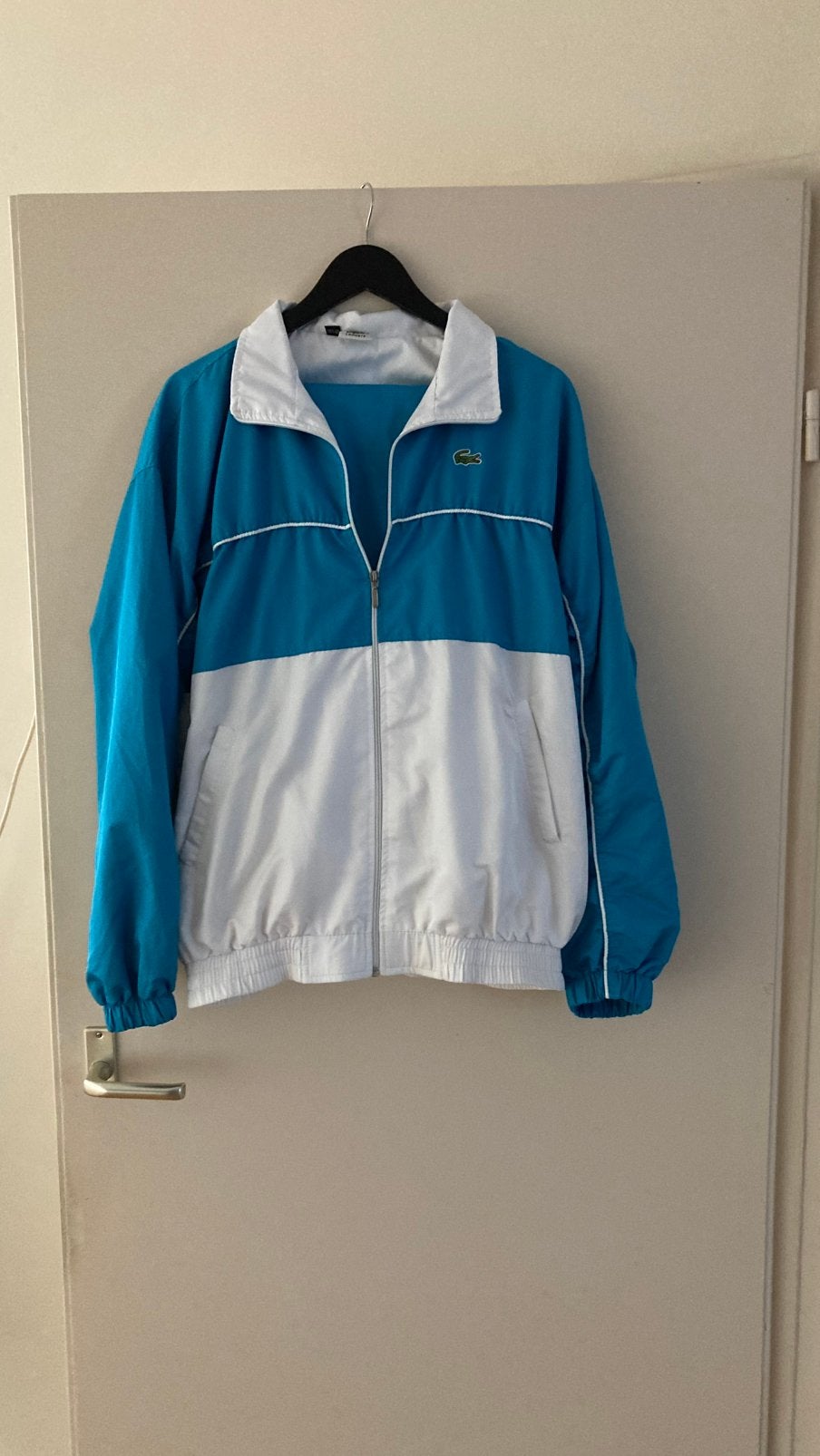 Lacoste Sport Trainingspak Blauw/Wit – Maat L, Ophalen of Verzenden, Zo goed als nieuw, Wit, Overige typen